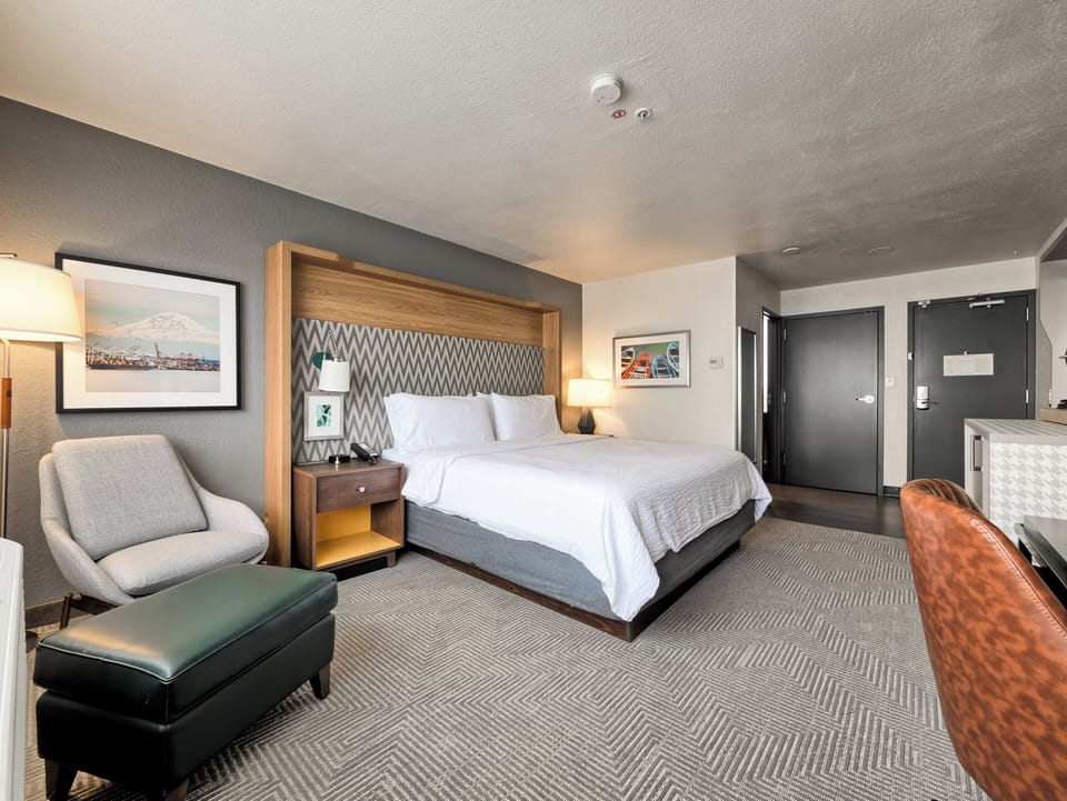 Egyptian cotton sheets, premium bedding, pillowtop beds, in-room safe