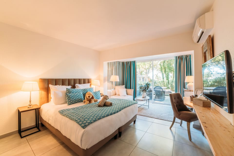 Premium Double Room | Premium bedding, pillowtop beds, minibar, in-room safe
