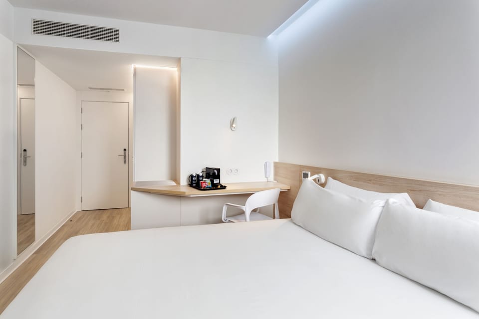 Premier Room | In-room safe, free WiFi