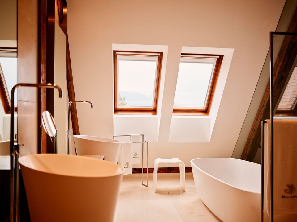 Superior Suite | Bathroom | Hair dryer, bathrobes, slippers, towels