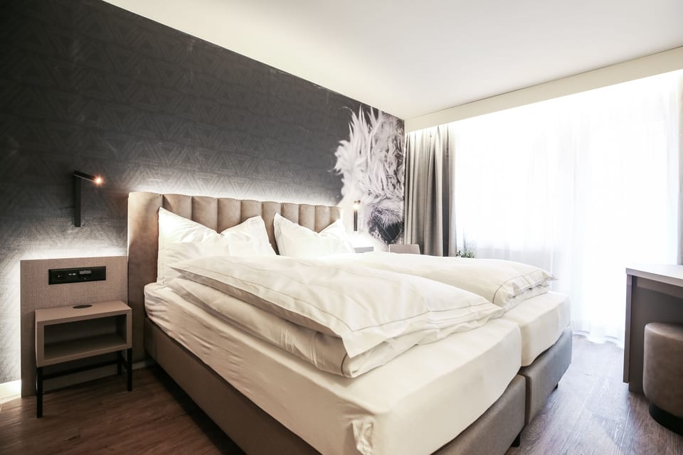 Deluxe Double Room, Balcony | Premium bedding, minibar, in-room safe, desk