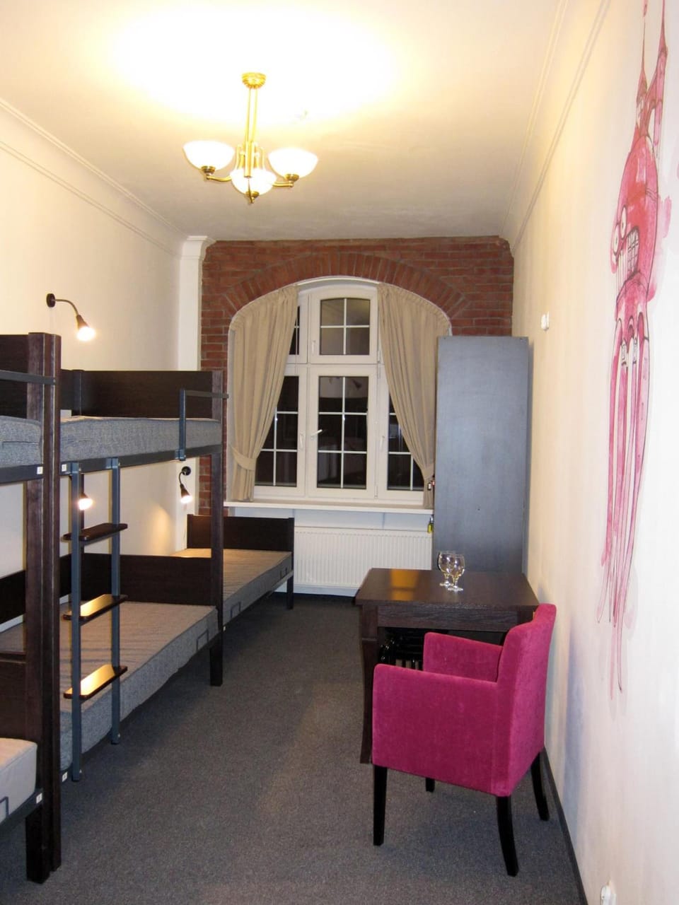Rollaway beds, free WiFi, bed sheets