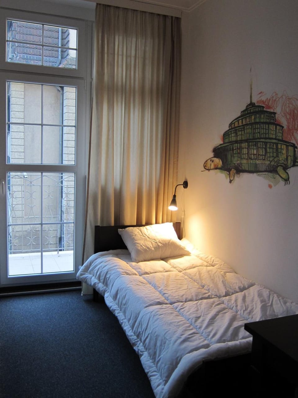 Rollaway beds, free WiFi, bed sheets