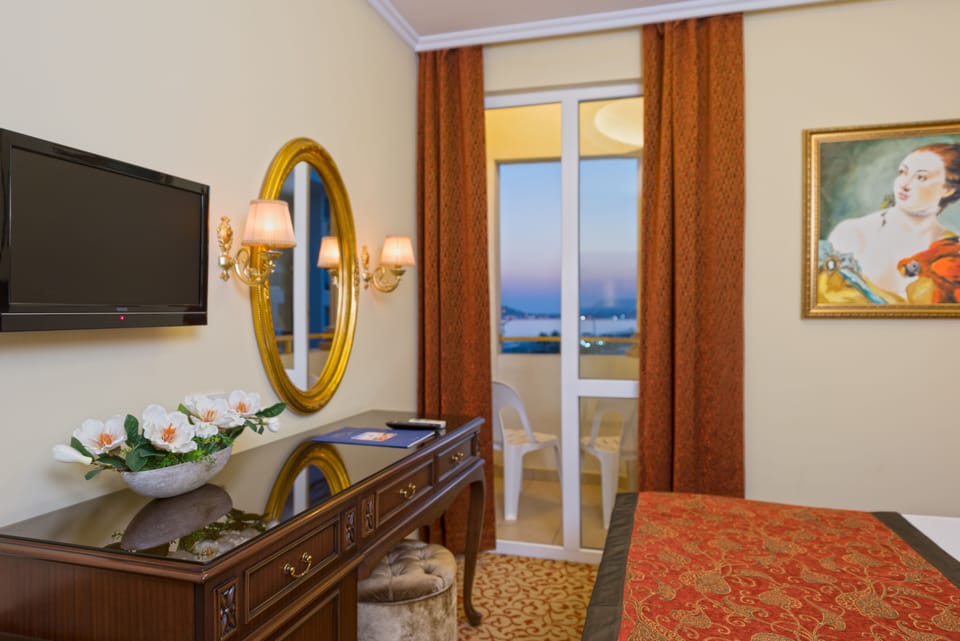 Minibar (free items), in-room safe, blackout drapes, soundproofing