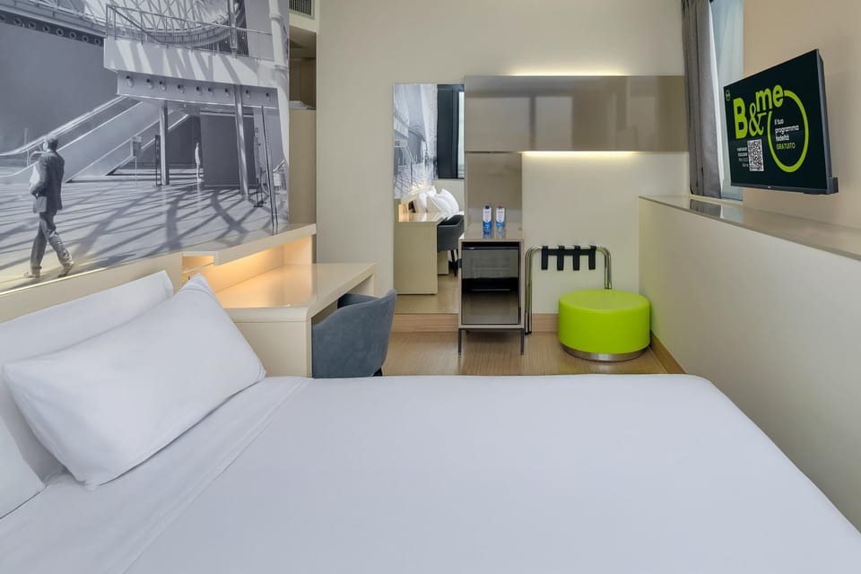 Superior Double Room, Non Smoking, City View | Down comforters, in-room safe, desk, laptop workspace