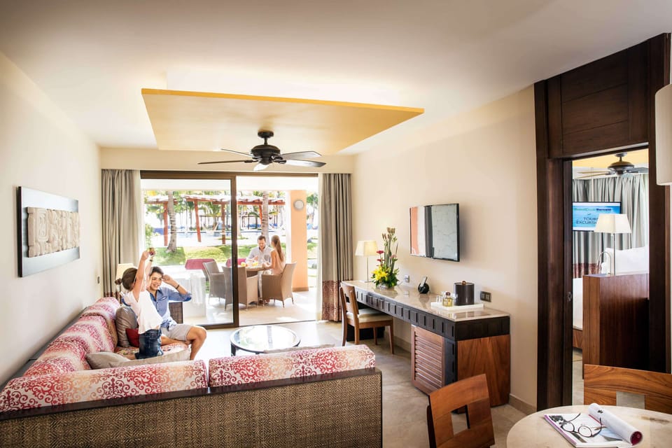 Suite (Premium Level, Ocean Front) | Free minibar, in-room safe, desk, blackout drapes