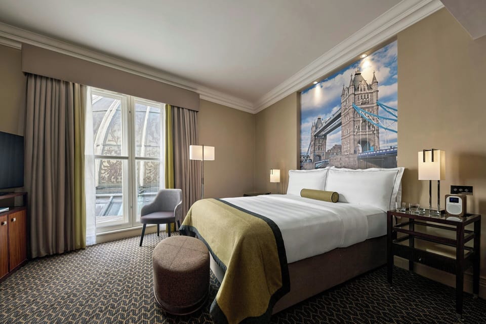 Deluxe Room, 1 Queen Bed | Premium bedding, memory foam beds, minibar, in-room safe
