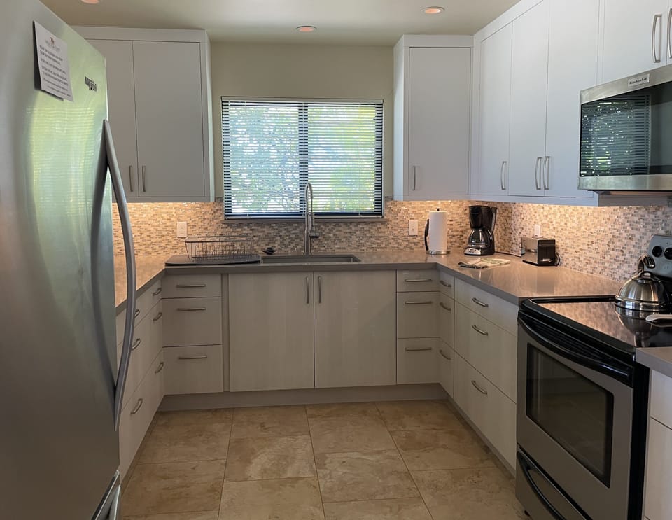 Villa, 3 Bedrooms | Private kitchen | Fridge, oven, coffee/tea maker, toaster