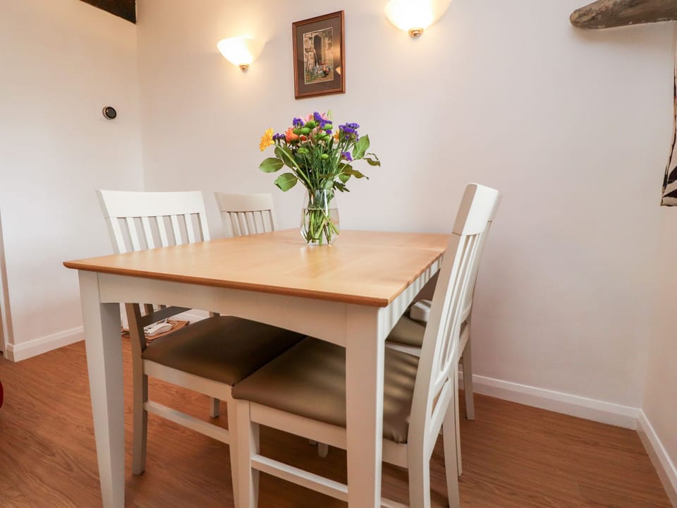 Cottage | Private kitchen | Fridge, dishwasher, cookware/dishes/utensils