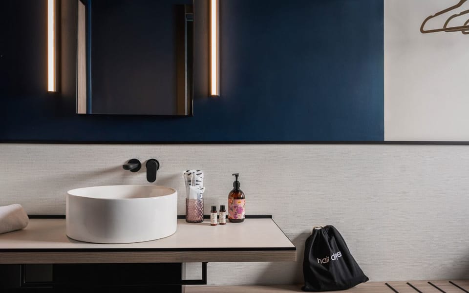 Superior Double or Twin Room | Bathroom | Hair dryer, towels
