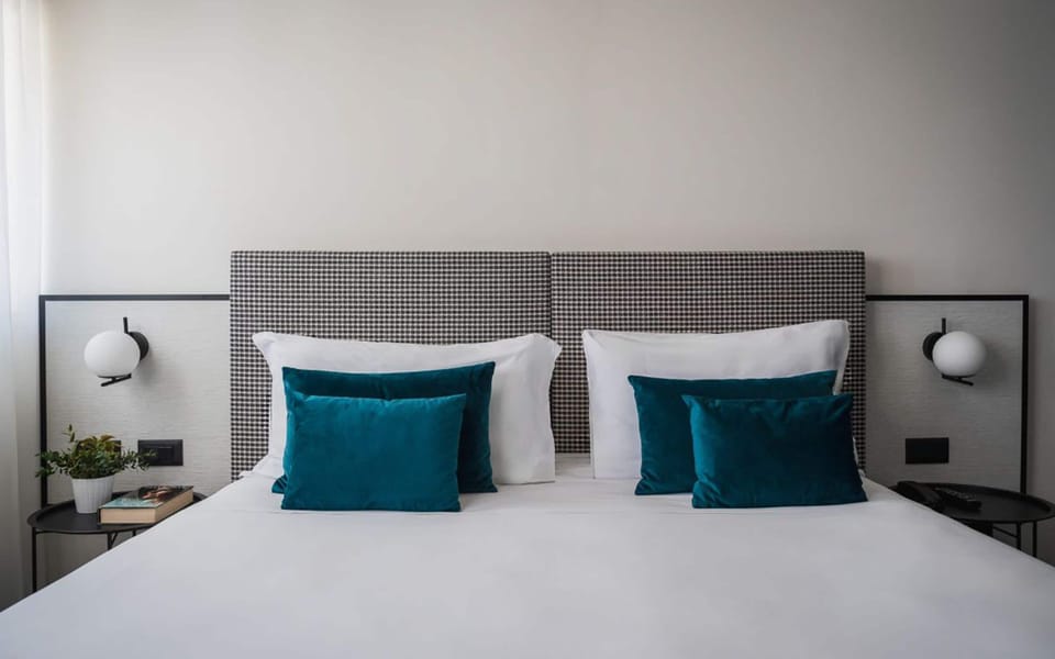 Superior Double or Twin Room | In-room safe, desk, blackout drapes, soundproofing