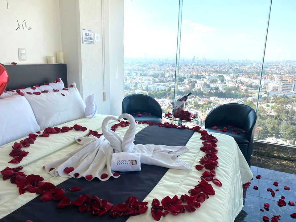 Deluxe Triple Room | Down comforters, in-room safe, iron/ironing board, free WiFi