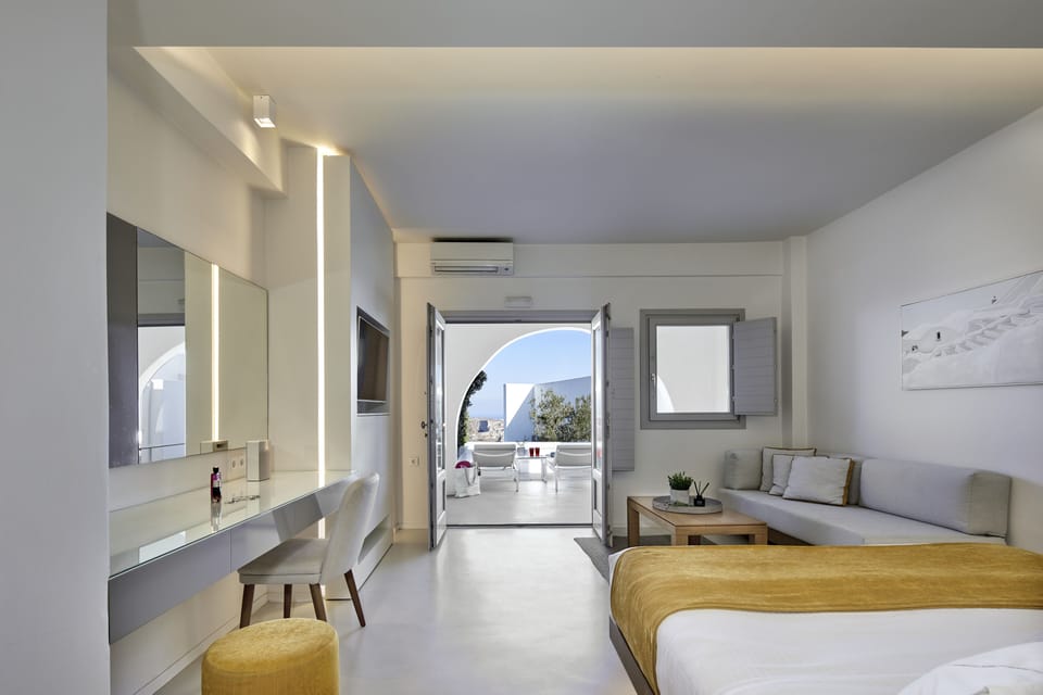Yellow Suite with Heated Plunge Pool | Premium bedding, down comforters, in-room safe, individually decorated