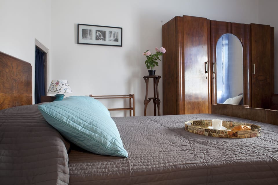 Basic Room | Desk, laptop workspace, free WiFi, bed sheets