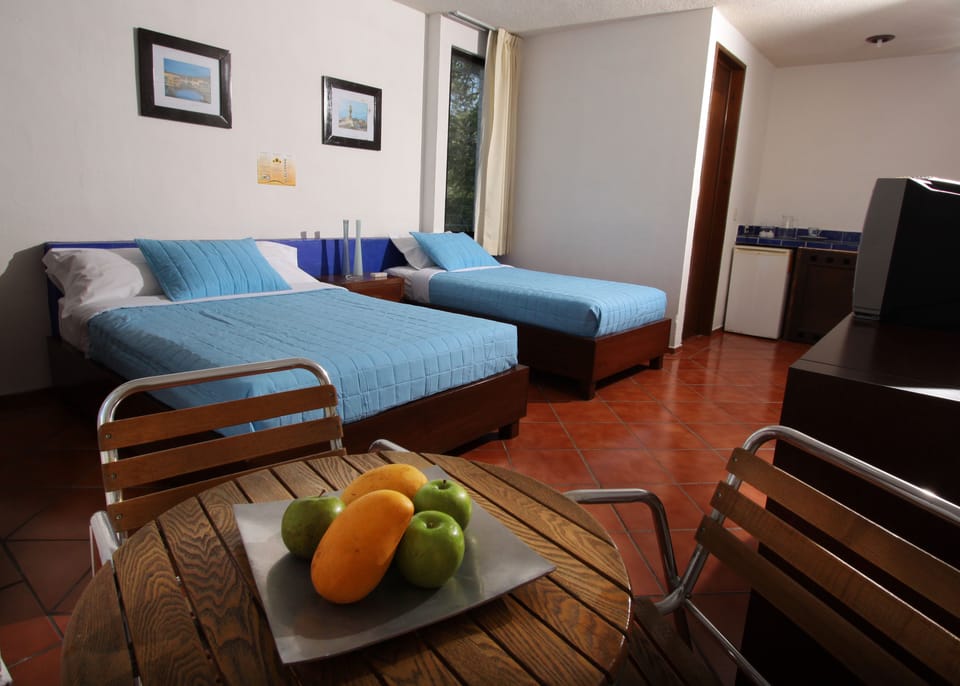 Triple Room | Iron/ironing board, free WiFi, bed sheets