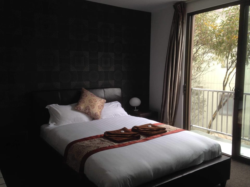 Pillowtop beds, individually decorated, individually furnished