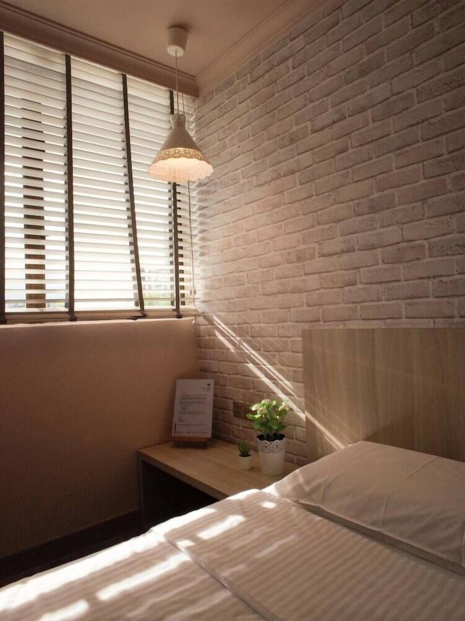 In-room safe, WiFi (free), bed sheets