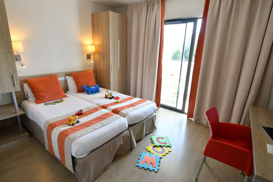 Premium bedding, soundproofing, iron/ironing board, free WiFi