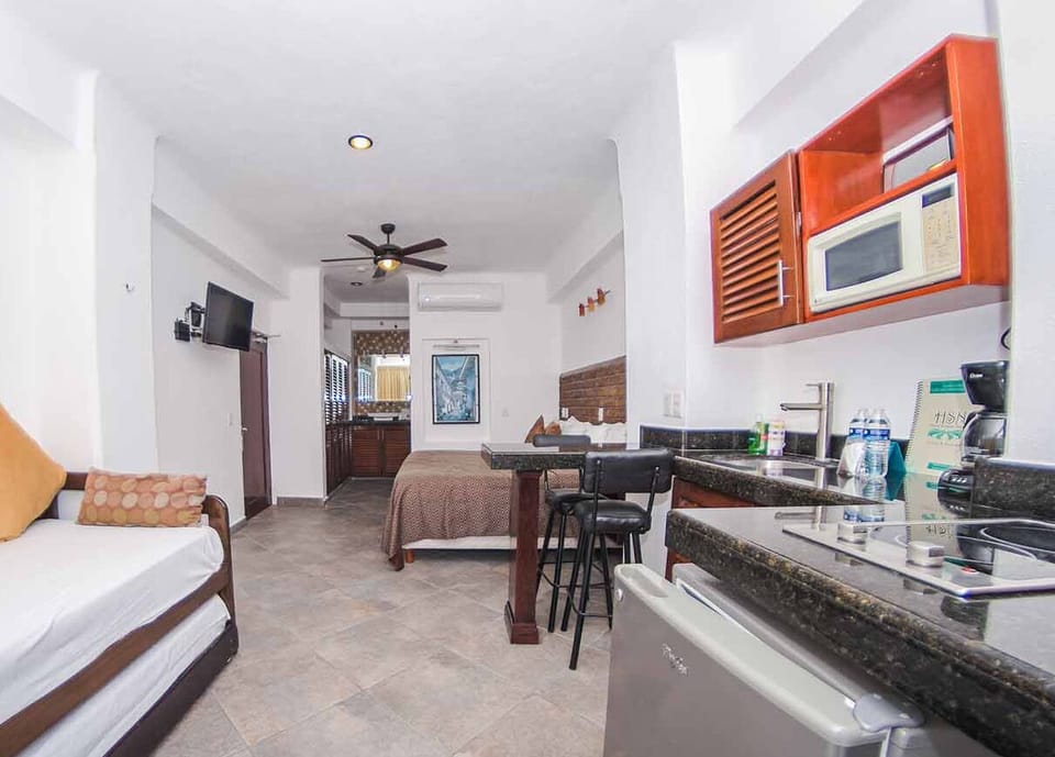 Studio | In-room safe, free WiFi, bed sheets