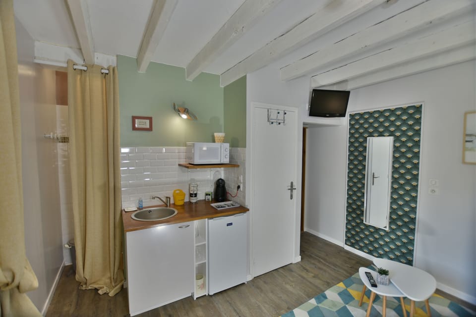 Romantic Apartment | Premium bedding, memory foam beds, individually decorated
