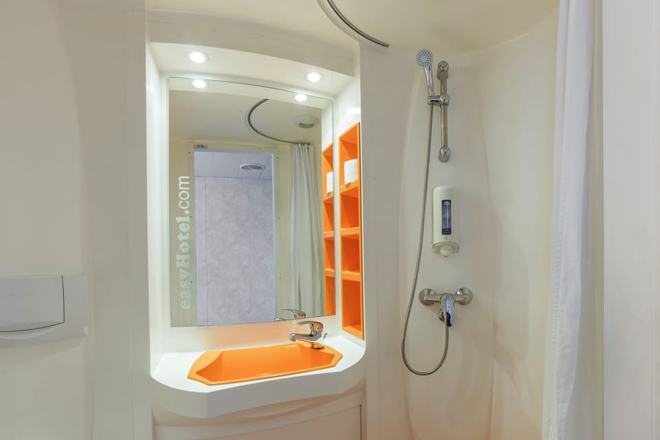 Small Double room | Bathroom | Shower, hair dryer, towels
