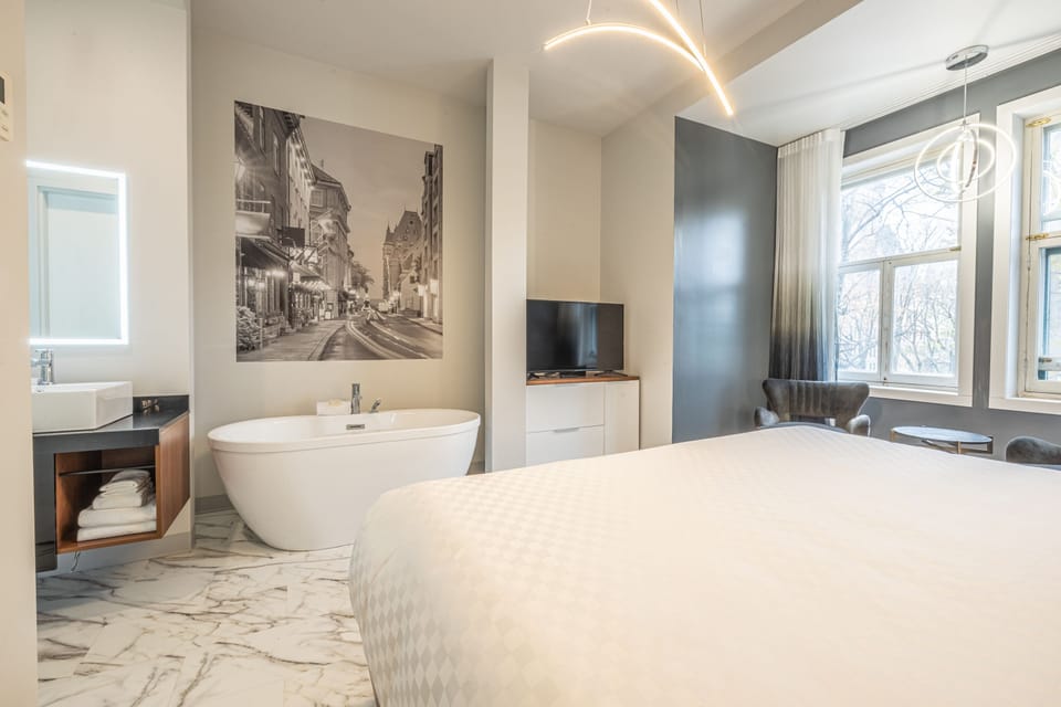 Romantic Room, Park View | Premium bedding, memory foam beds, blackout drapes, soundproofing