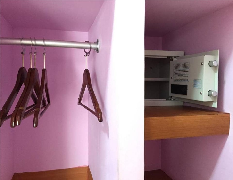 Minibar, in-room safe, desk
