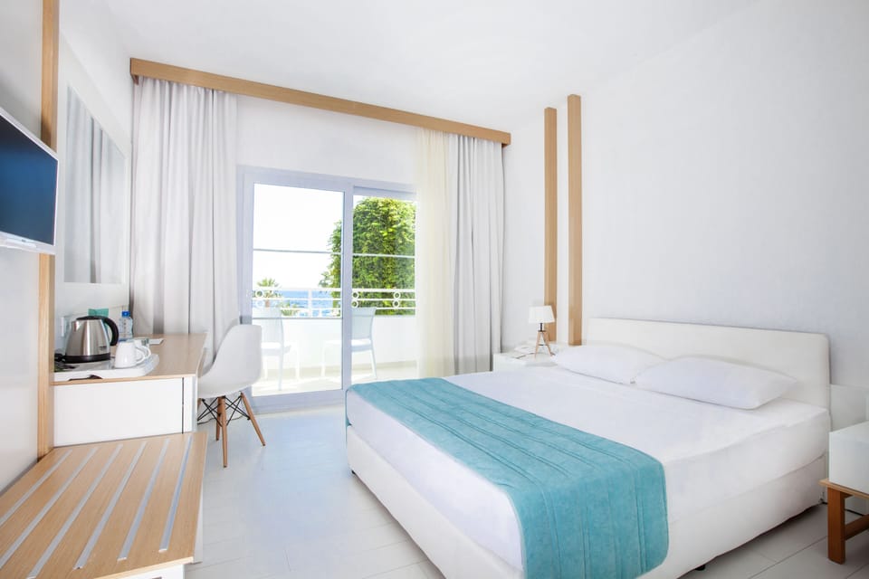 Minibar, in-room safe, blackout drapes, soundproofing