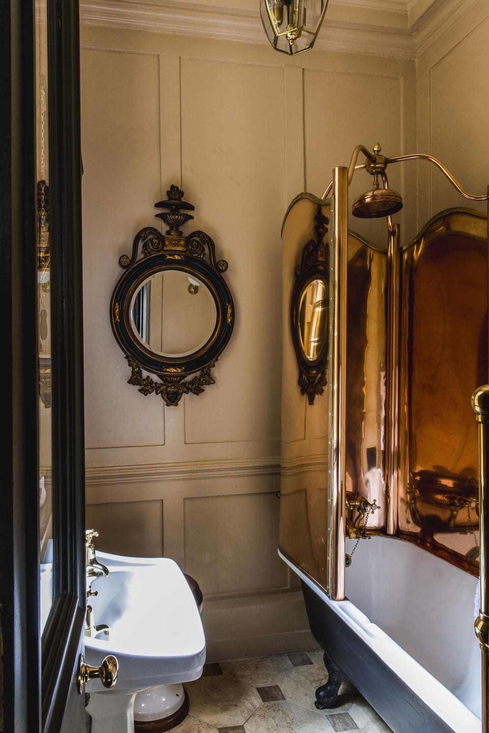 Junior Suite, 1 King Bed | Bathroom shower