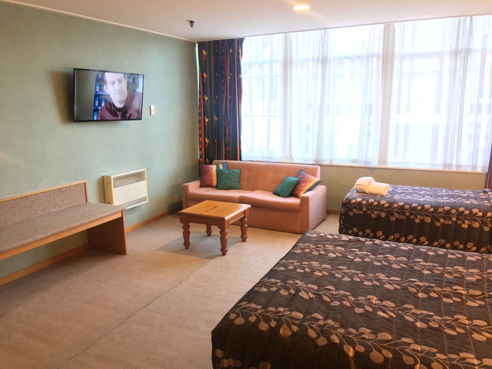 Suite | WiFi (free), bed sheets