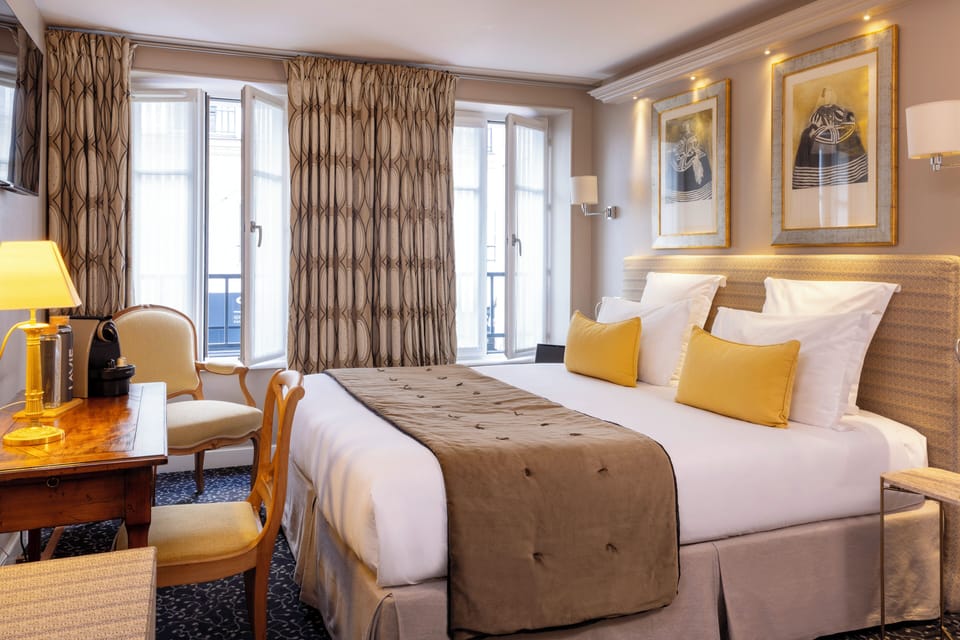 Superior Double or Twin Room | Minibar, in-room safe, desk, blackout drapes