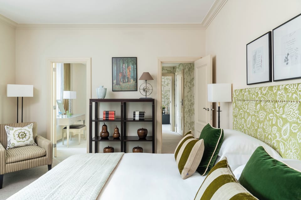 Prestige Suite | Premium bedding, minibar, in-room safe, desk