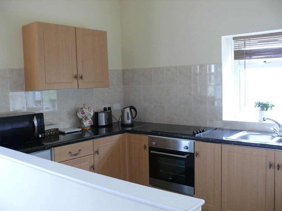 Classic Self-Catering Apartment with Sea View No 3 | Private kitchen | Electric kettle, eco-friendly cleaning products