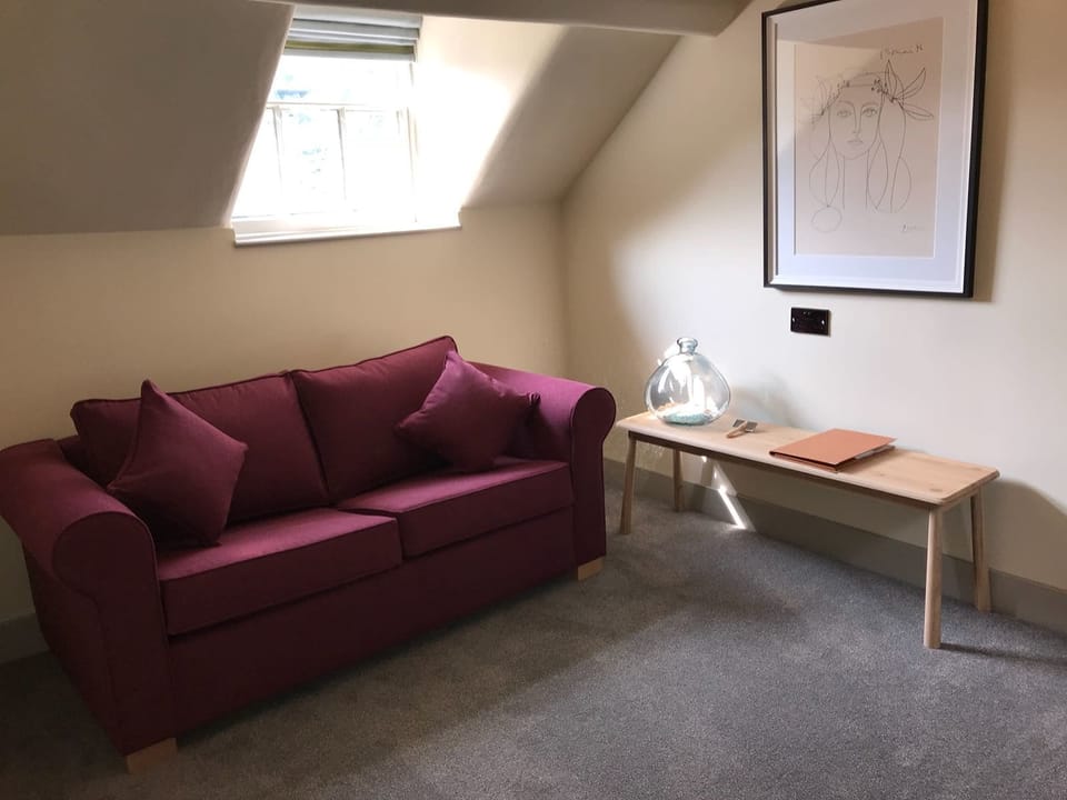 Family Room | Desk, iron/ironing board, free WiFi, bed sheets