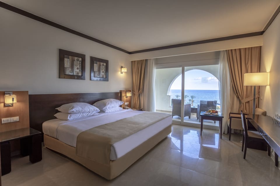 Family Bunk Bed | 1 bedroom, free minibar, in-room safe, individually decorated