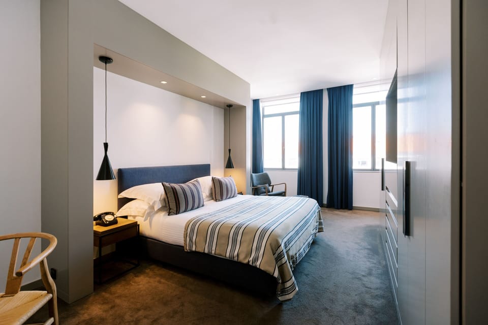 Library Suite | Minibar, in-room safe, desk, blackout drapes