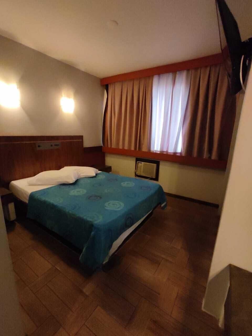 Standard Suite | Minibar, desk, blackout drapes, free WiFi