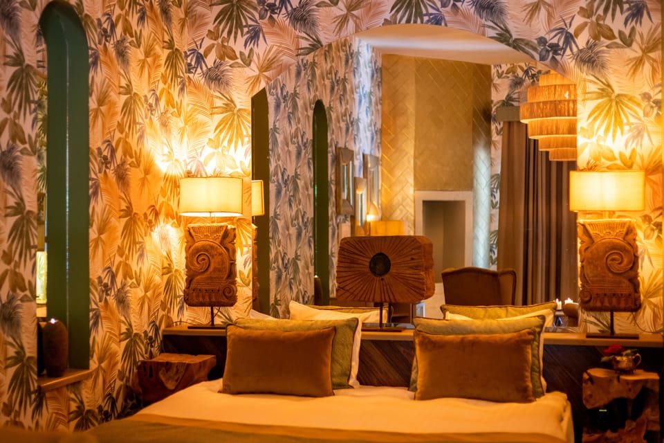 Executive Love Suite | In-room safe, individually furnished, blackout drapes