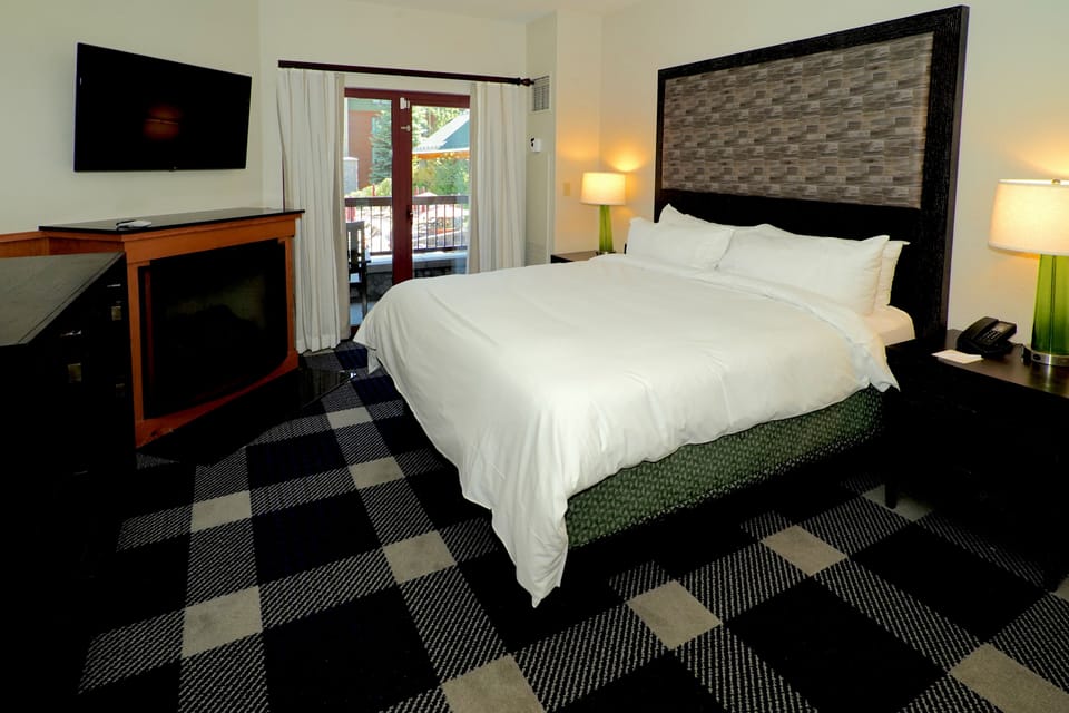 Villa, 1 Bedroom, 1 Bathroom, Kitchen | In-room safe, blackout drapes, iron/ironing board