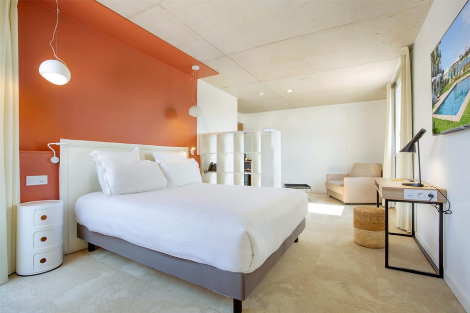 Junior Suite, 1 Queen Bed with Sofa bed | Premium bedding, pillowtop beds, minibar, in-room safe