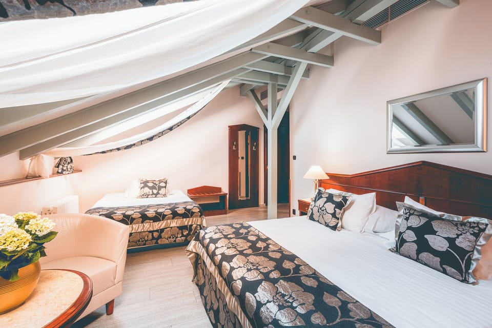 Standard Triple Room | Minibar, in-room safe, free cribs/infant beds, free WiFi