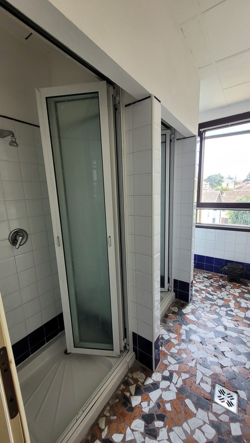 Classic Quadruple Room | Bathroom | Towels