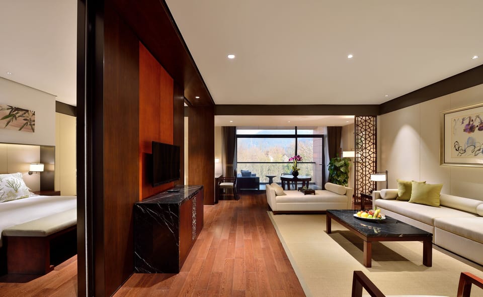 Premium bedding, free minibar, in-room safe, desk