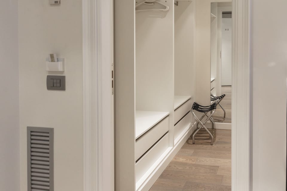 Suite | Living area | Flat-screen TV