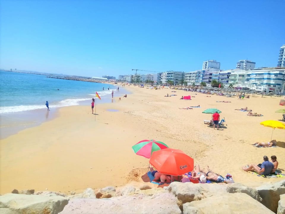 T1 T20 14D A C Vista MAR Fant Stica 80M Praia 4 P Apartment in Quarteira