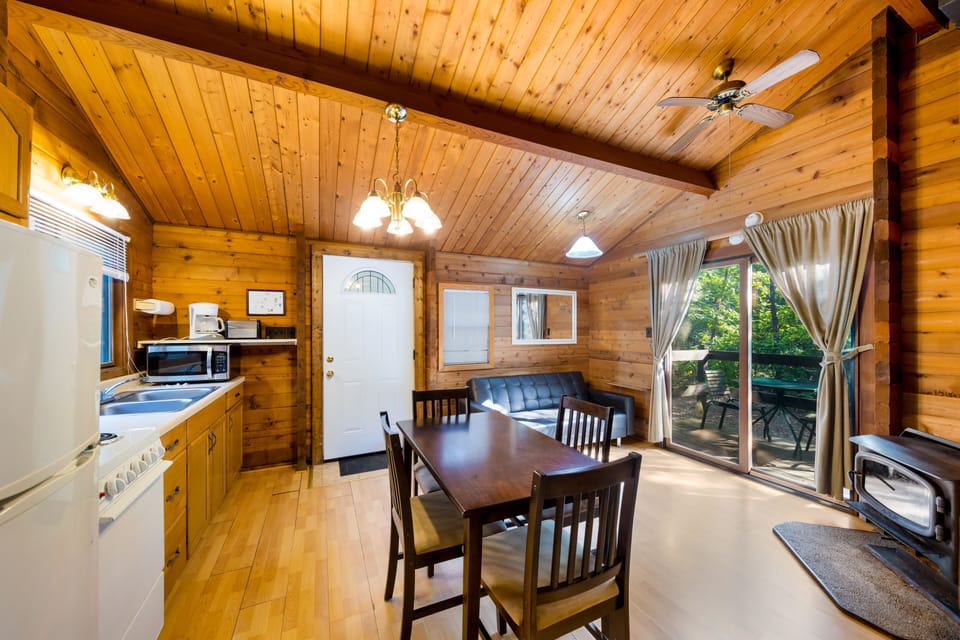 Cabin | Living area | TV, DVD player