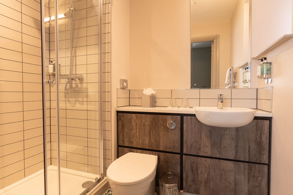 Superior Double or Twin Room with Sofa Bed & Sea View | Bathroom | Combined shower/tub, free toiletries, hair dryer, towels