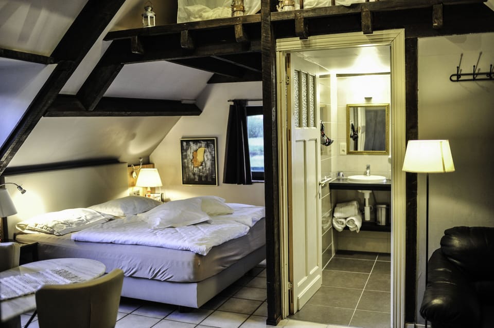 Suite, 1 Bedroom | Premium bedding, minibar, desk, free WiFi
