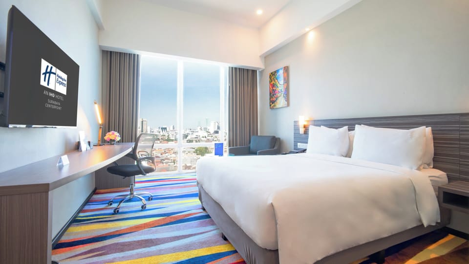 Premium bedding, in-room safe, desk, laptop workspace