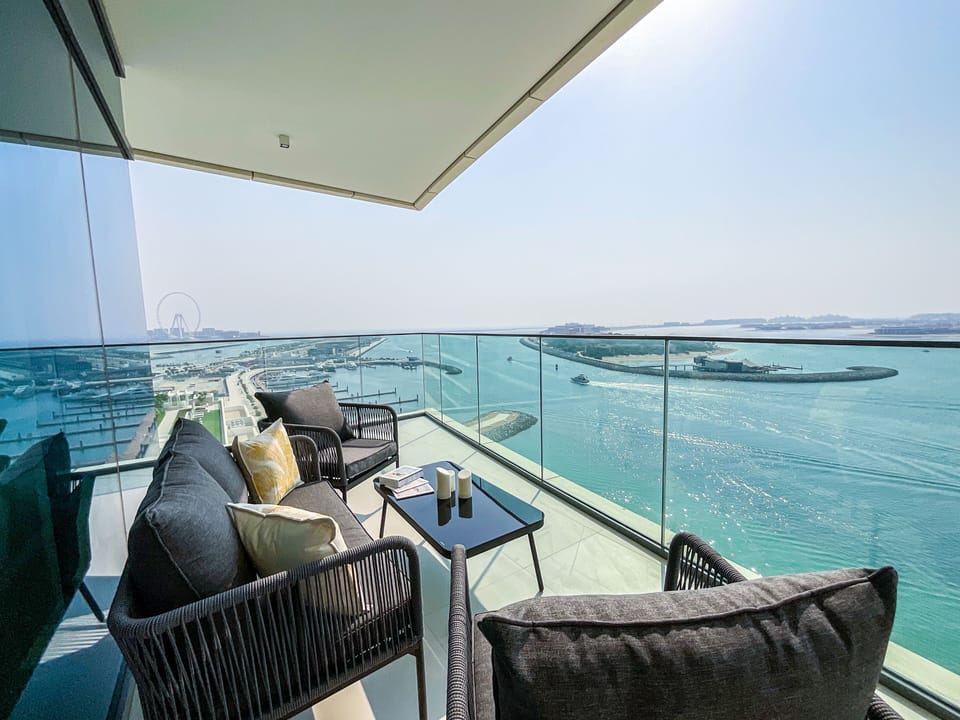 Deluxe Apartment | Balcony